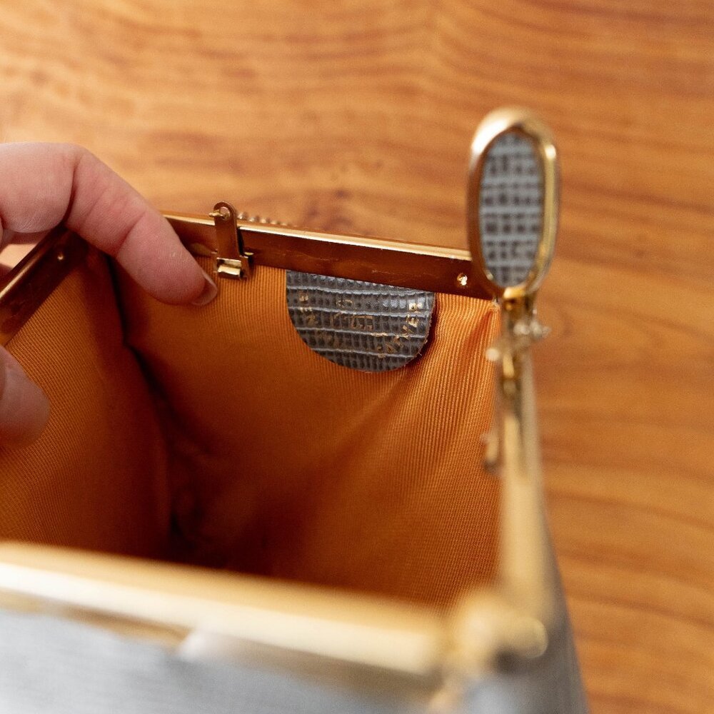 Etra 1960s Gray Vintage Genuine Leather Envelope Clutch w/ Gold Chain Retro Mod - Picture 11 of 11